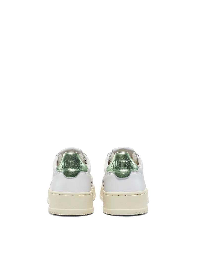 Autry Womens Medalist Low Leather Trainers White / Green Metallic