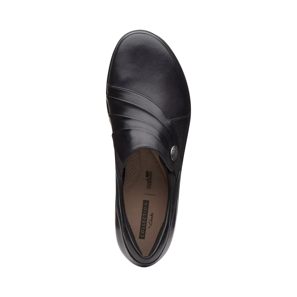 Clarks Women's Hope Roxanne Slip On in Black